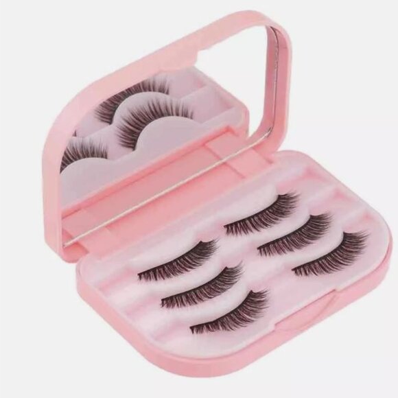 Sassy + Chic Eyelash Case with Mirror - Picture 2 of 3